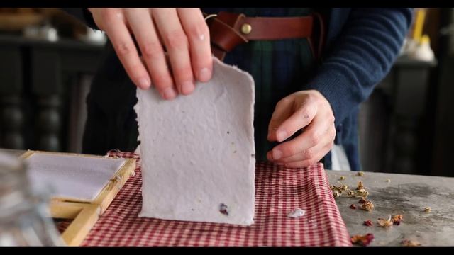 Country Life Winter Comfort Foods Слоеные булочки с корицей, мясной рулет и картофельное пюре