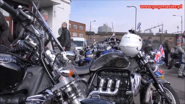 Motory, motocykle dwa, trzy kółka na wiosennym zlocie na Wembley w Londynie.