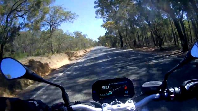 BMW F900R Mundaring Road, Perth