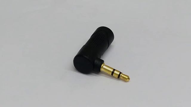 Adaptador audio estereo jack 3.5 mm acodado dorado Negro distribuido por CABLEPELADO ®