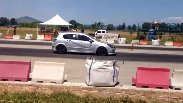 Dimkais Astra 1.6T (voulalasperformance) vs mini cooper @Thiva drag day