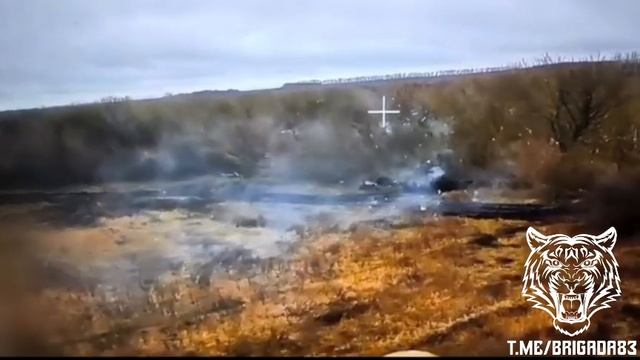 Поражение шведской БМП CV9040C двумя FPV-дронами КВН на оптоволокне в Курской области.  Первый д...