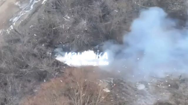 Уничтожение БМП 24 омбр ВСУ с применением FPV-дрона в районе н.п. Николаевка Донецкой области.  ...