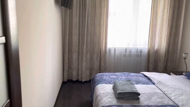 Trip to Ukraine.Apartment tour Kiev,Ukraine.Румтур квартиры в самом центре Киева б-р Леси Украинки.