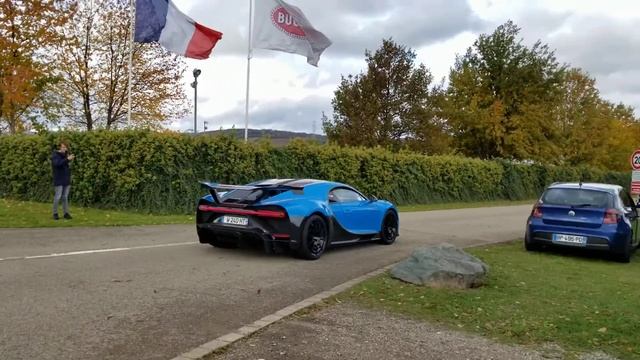 Blue bugatti chiron pur sport - 3,2 M $ - 1 of 60