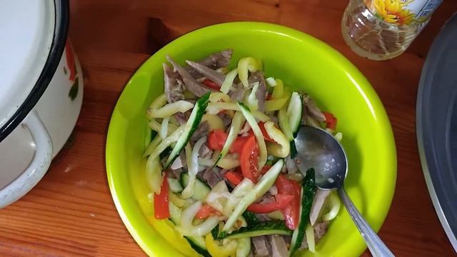 Простой и вкусный салат с языком