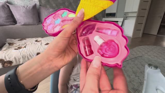 Патриция купила косметику и вкусняшки, едем домой тестировать! We bought cosmetics and to test them.