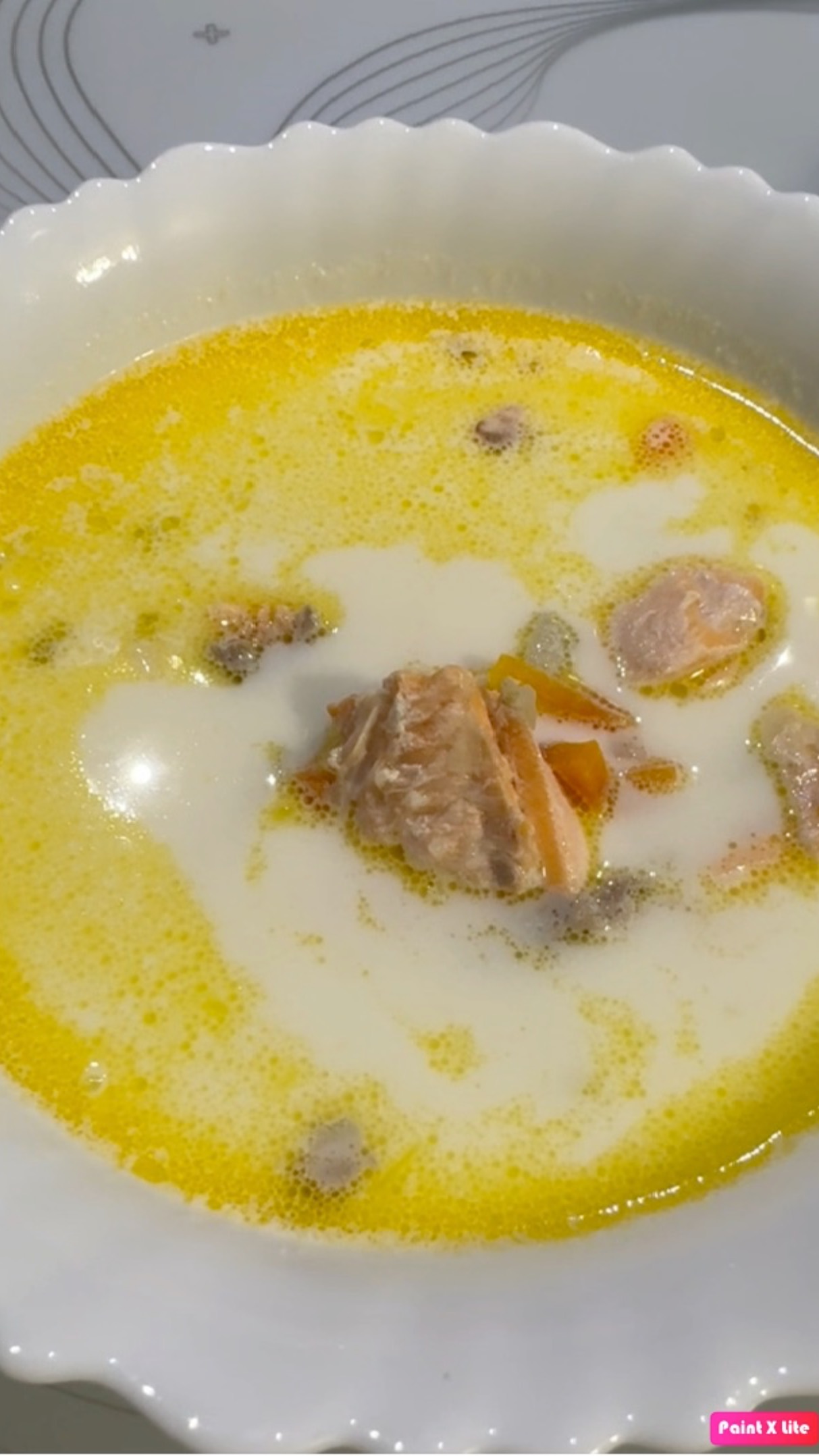 Уха из форели со сливками