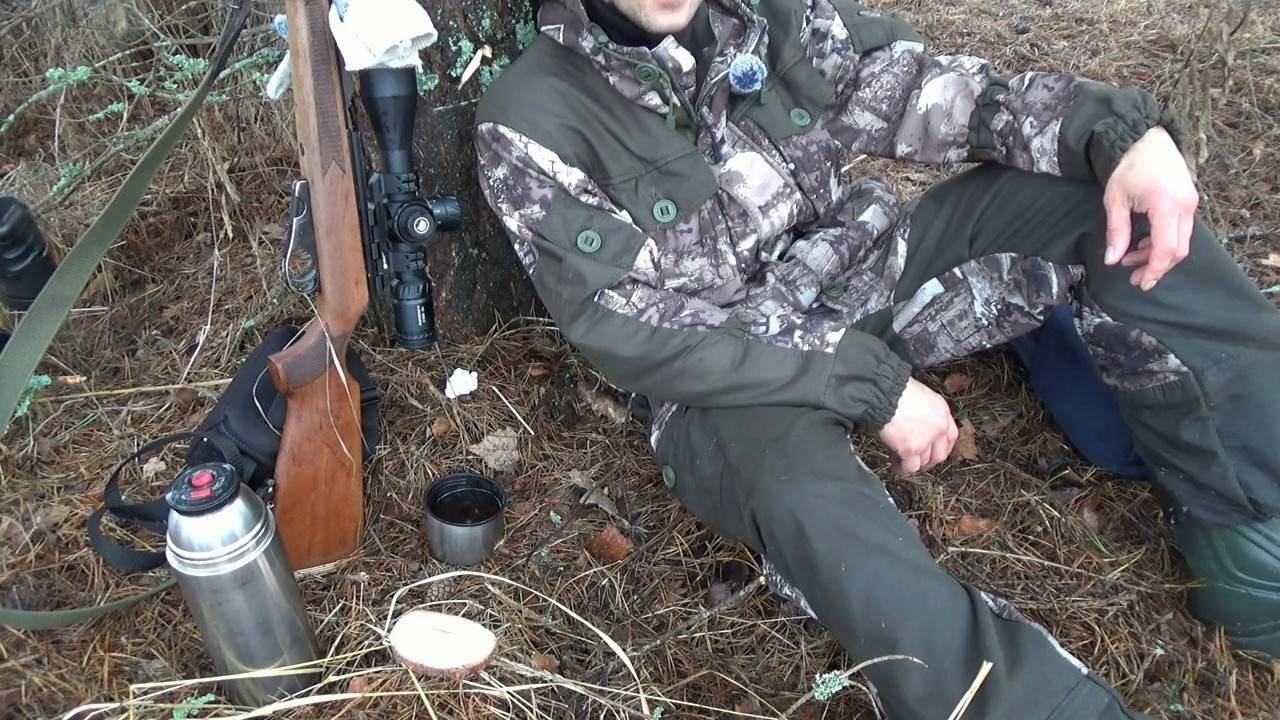 Тетерев весь на земле. Нашёл потеряшку.
