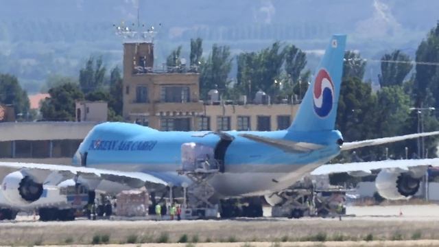 Boeing 747-8B5F Korean Air Cargo at ZAZ [4K]