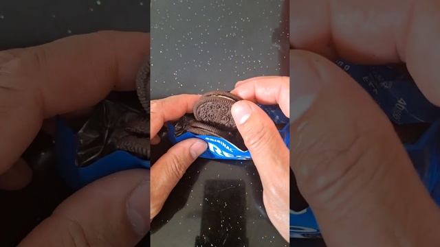 Asmr Bites Sounds Original Oreo cream