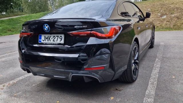 BMW i4 edrive40 -22 msport sapphire black with ceramic coating