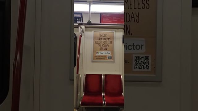 Социальная реклама в метро Торонто.