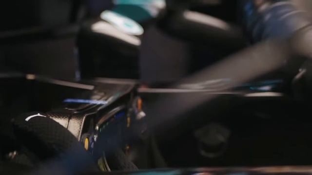 Mercedes F1 stuurwiel UITGELEGD!