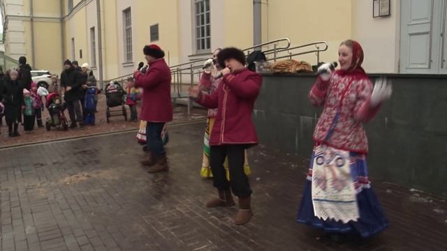 Более 400 человек приняли участие в святочном шествии по Большой Покровской