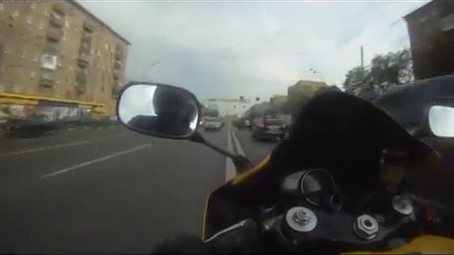 Yamaha R1 на Варшавское шоссе. 2010г.