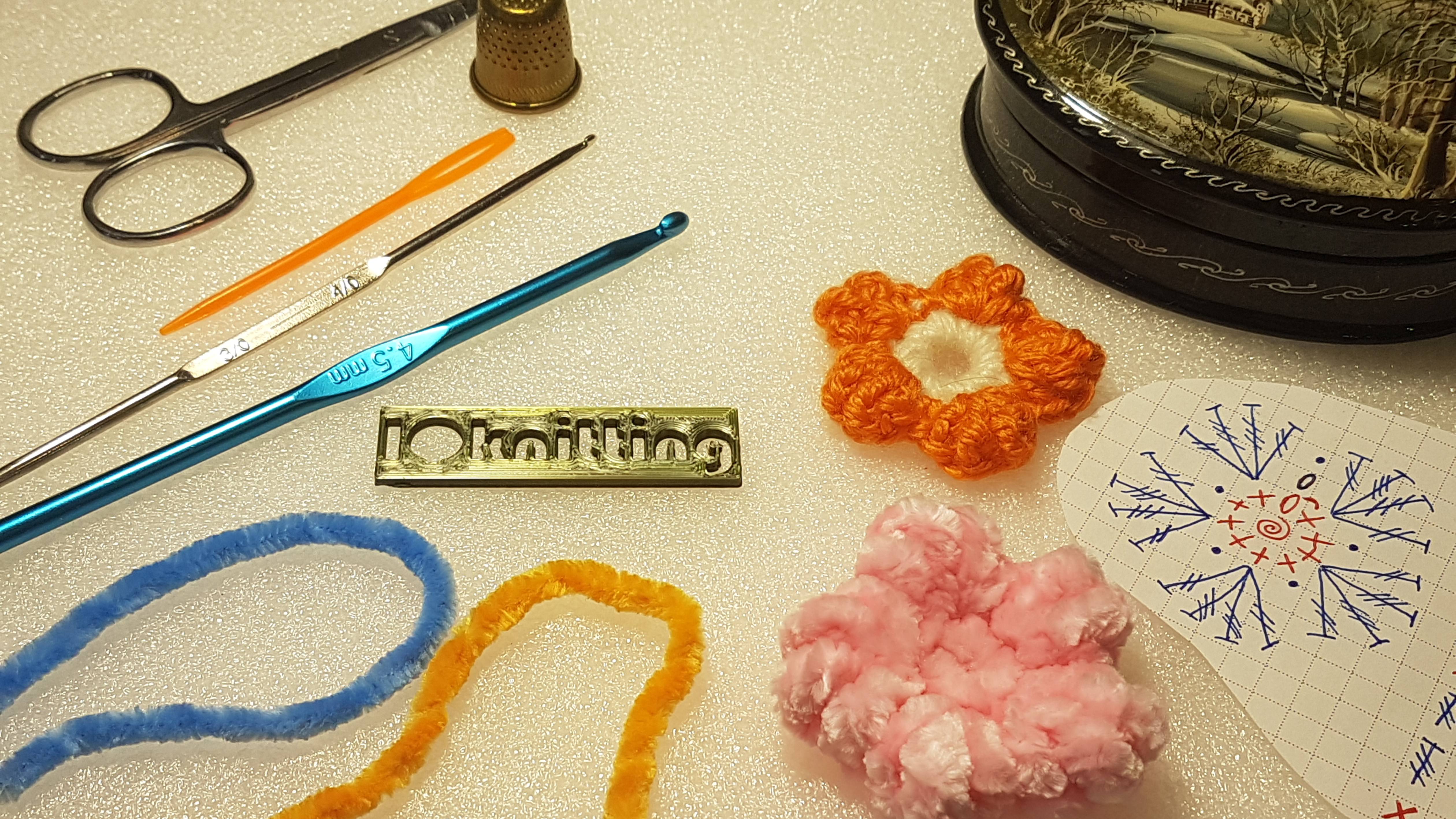 Видеоурок 3. Вяжем крючком маленький цветок 3.
Серия уроков по теме маленькие цветы.