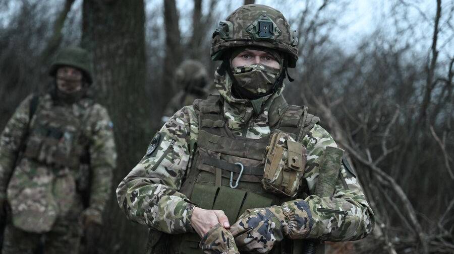 Российские военные забросали листовками одну из позиций ВСУ в Курской области