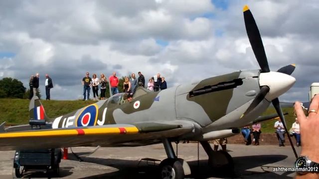 RAF Harrowbeer | Display Spitfire Start Up | 14/8/2011