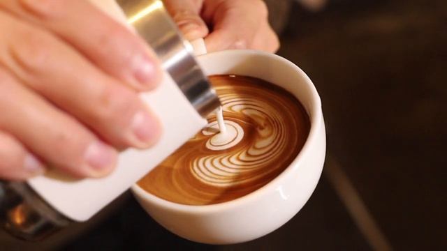 FREE POUR LATTE ART TURNER STYLE Wing Tulip 2-1-1-3（ウィングチューリップ2-1-1-3）