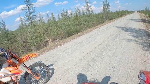 Самый Красный Regulmoto Holeshot