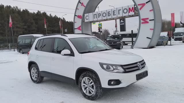 Volkswagen Tiguan 2,0 л. Бензин АКПП  (170 л.с.) 4WD 2014