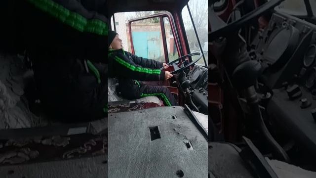 когда сказал другу я за тобой приеду на велеке