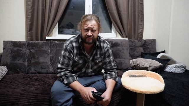 Читаю комментарии на семейном канале ПОДВАЛ ИЛЬИЧА про лапшу которую приготовил и даю ответы на Ваши