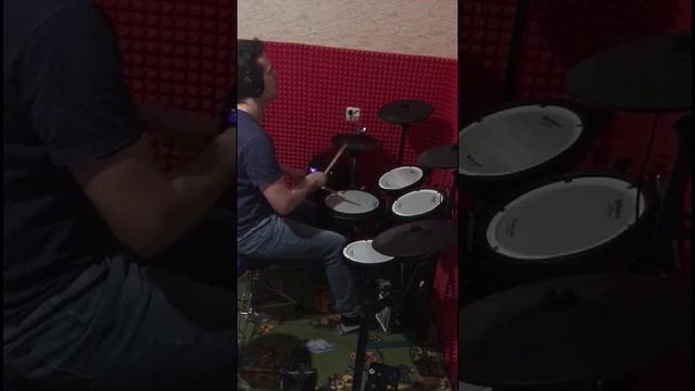 Paramore - Crushcrushcrush (на барабанах)