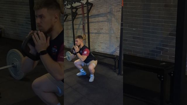 Гоблет присед#спорт #присед #гоблет#power #гиря