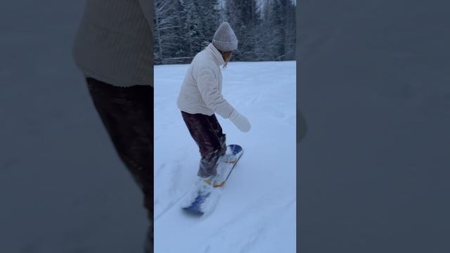 ВПЕРВЫЕ ВСТАЛА НА СНОУБОРД! 
Атмосферная прогулка на сноубордах❤️