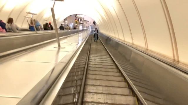 Maryina roshcha Subway Station | Moscow Metro Guide Tour | English VLOG from Russia | #EJRussia 18