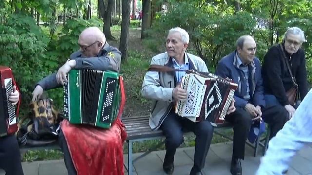 13.05.23 г. Гармонь.Липецк.Ю.Коротеев.Ю.Меринов.М.Бирюков и их друзья.Пляска,танцы,песни.