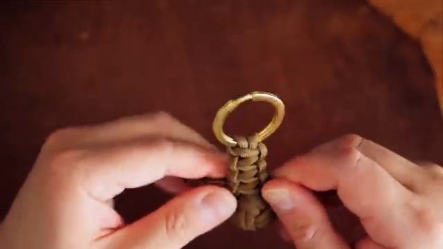 3 Great Ways To Finish A Monkey_s Fist Key Chain(360P)