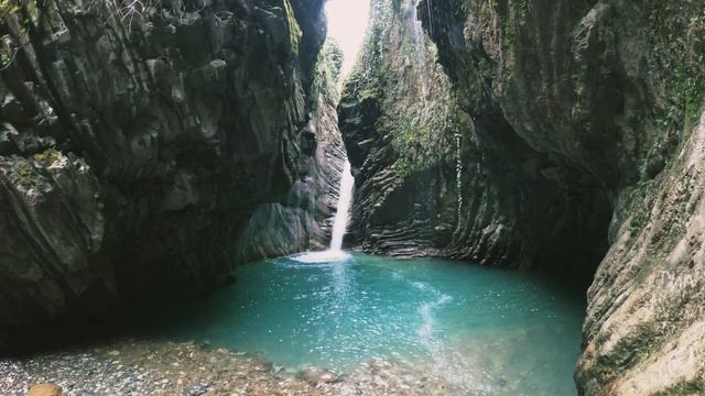 Сочи. Лазаревская. Водопад в Свирском ущелье.