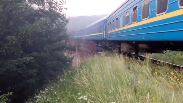 2ТЕ10М—2851 з пасажирським поїздом Київ—Рахів/2TE10M-2851 with passenger train Kiev-Rahiv