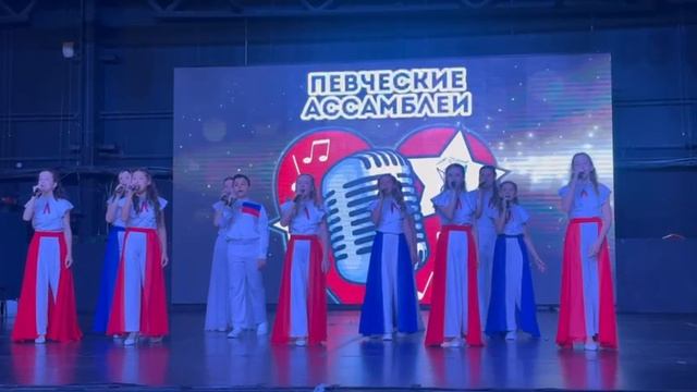 Образцовый вокальный ансамбль "Конфетти" 11-15 лет - "Крепни, Россия"