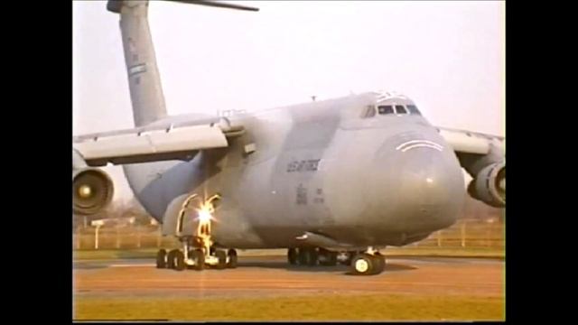 C 5A Galaxy depart RAF Mildenhall 21st November 1998.