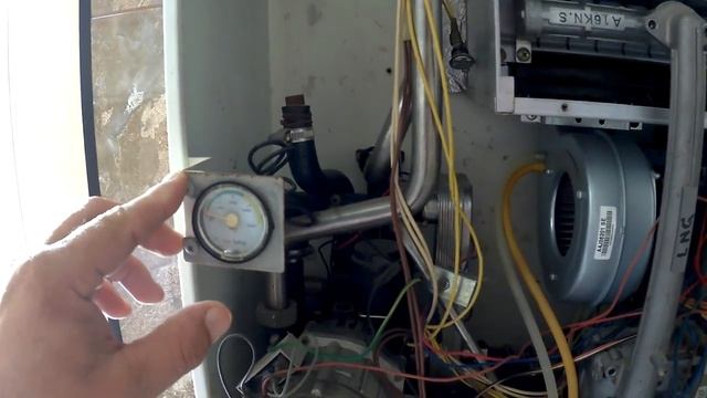 ЖИВЕМ В ДЕРЕВНЕ!!ГОТОВЛЮ КОТЁЛ NAVIEN ACE К ОТОПИТЕЛЬНОМУ СЕЗОНУ!!!ВСКРЫТИЕ!!!Деревенский влог