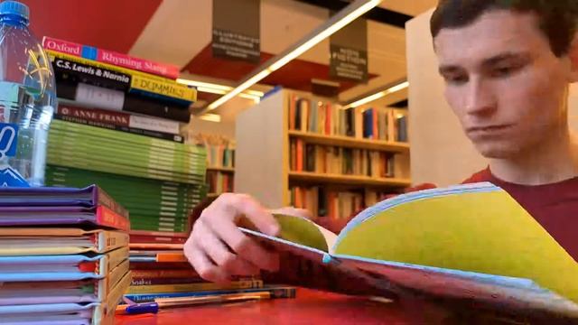 Learning Time Lapse #5 | Reading English Books in Moscow International Literature Bookstore