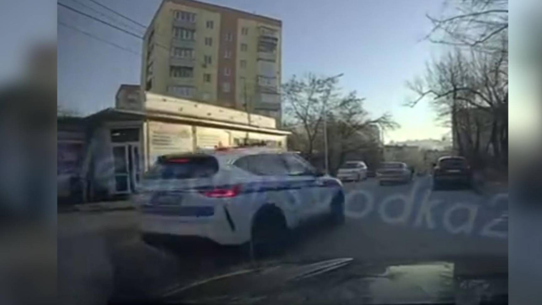 Владивостоке нарушитель сбил женщину, уходя от погони