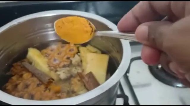 Pineapple peel and turmeric Tea