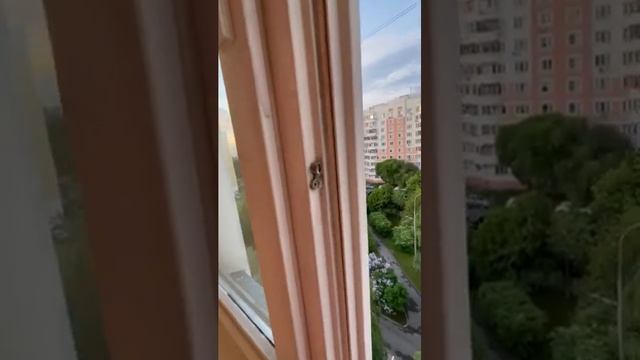 Продается трехкомнатная квартира в Москве.