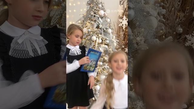 🎉 "Новый год – это смех, радость и, конечно, красивые платья!" 🎉