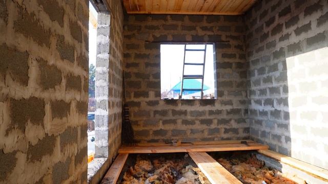 Утро в деревне до урагана в Сибири СТРОЙКА ПОЛА ДОМА В НЕПОГОДУ вкусный обед от мамы И САМ ВЕТЕР