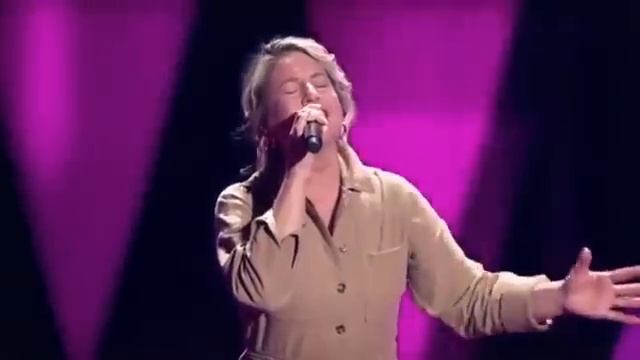 Zeynep AVCI, Tan Taşçı imzalı "Yalan" Performansı.