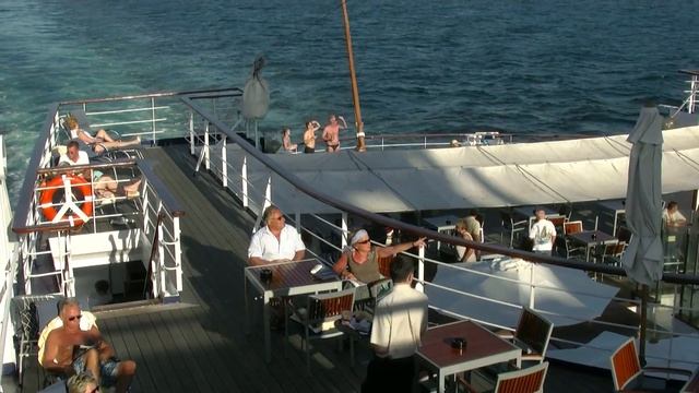 Air force jets flying over cruise ship in the arabian sea - to control?!