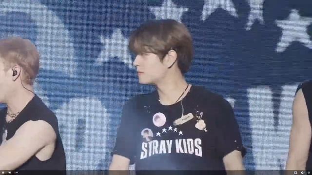 боже какие смешные😘🥰🇰🇷😂@StrayKids/тг канал где я беру видео/ https://t.me/StrayKids_BUMM