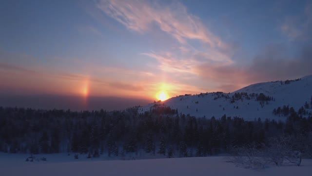 Северный Урал ГУХ  Лыжный поход на новогодние праздники  С погодой повезло получилось очень красиво!