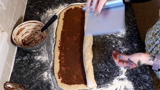 Cinnamon rolls using fresh yeast (feat Count Dankula)